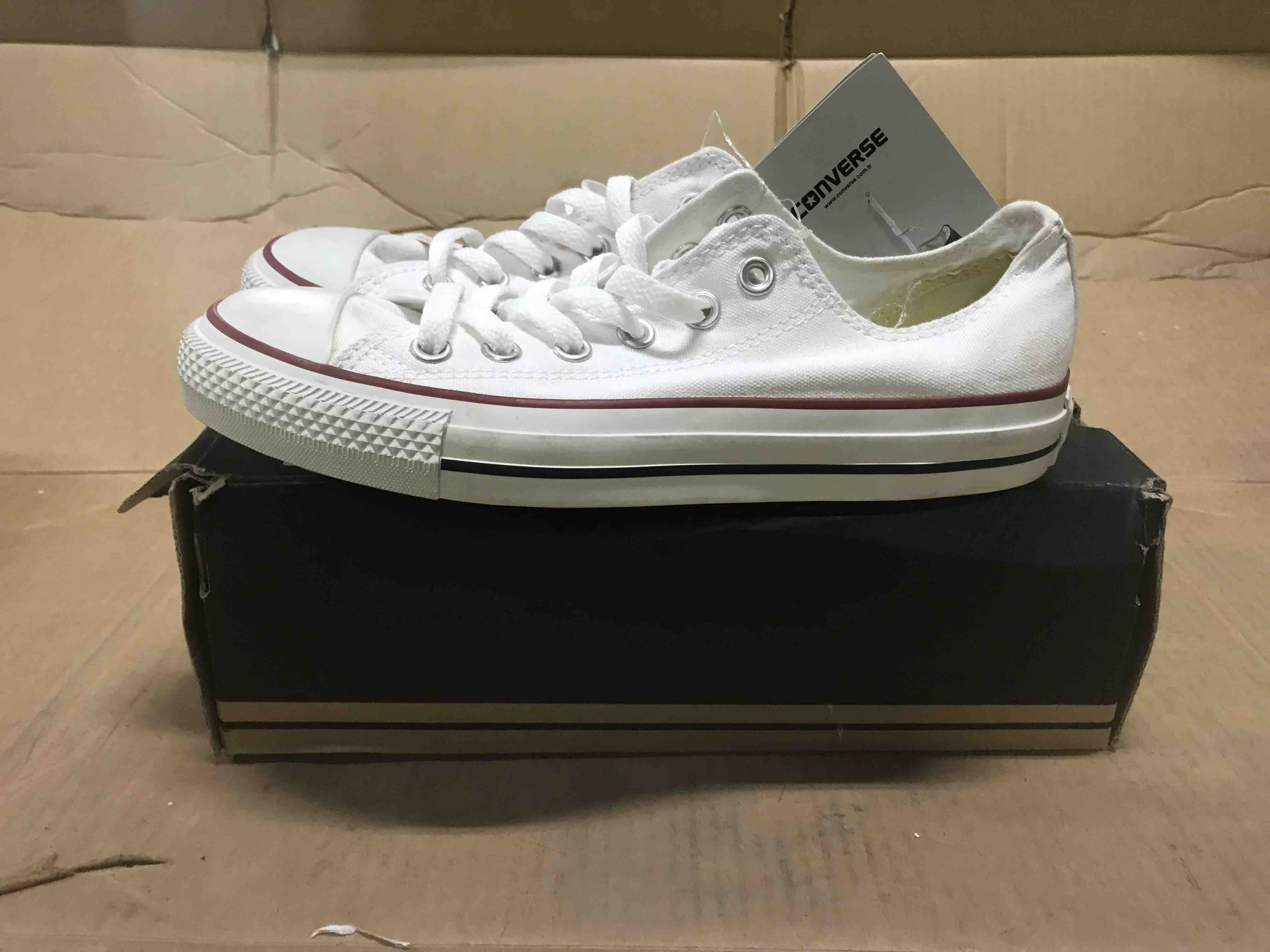 New without Box Converse Chuck Taylor All Star CORE OX white 6 8